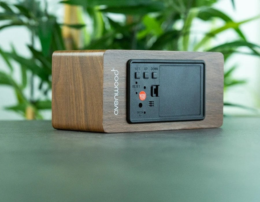 Avenwood Nussbaum Holz Wecker Mit Qi Charging (10W)