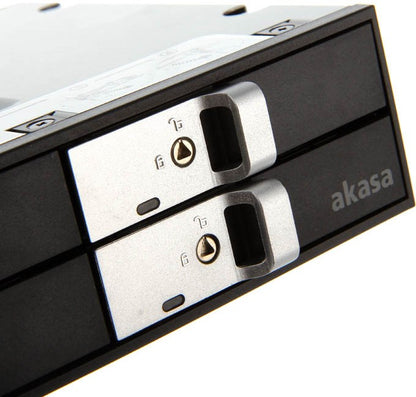 Akasa Elite 5,25 Zoll Laufwerksrahmen für vier 2,5 Zoll HDD/SSD